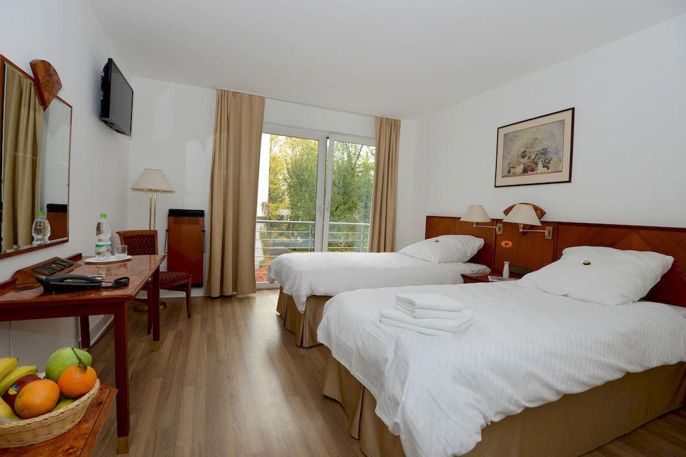 Elegant Apartotel 3*
